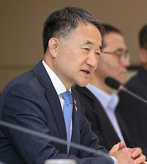 "의료기기가 국가경제 이끌것"…박능후 집중육성 피력