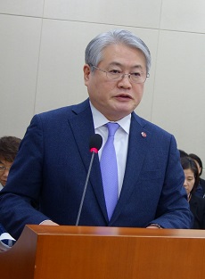 김용익 "사무장병원, 특사경 도입은 정부협의 필요"