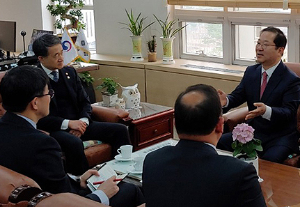 "원내약국 개설 논란, 약사법 개정-소송 등 병행 대응"