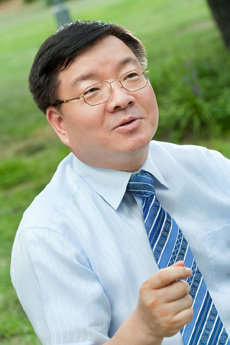 맹호영 부이사관, 32년 몸담은 복지부 떠난다
