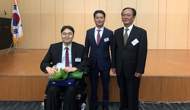 제8회 윤광열 치과의료봉사상 이규환·정용우 씨 선정
