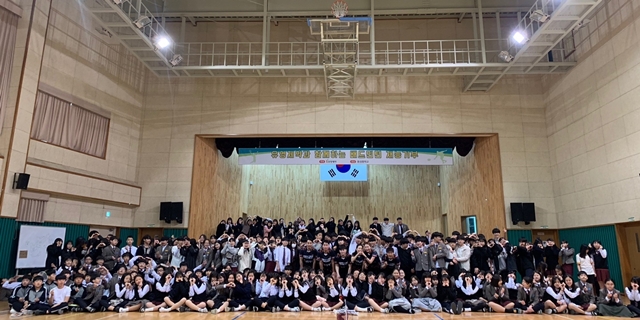 유영제약 배드민턴팀, 충북 동성중에 재능기부