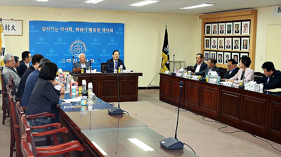 약사회관 재건축 '트라우마'…노후설비 개보수로 가닥