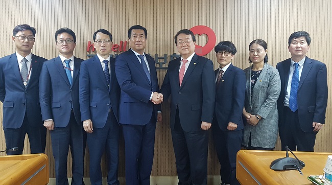 시작은 화기애애…약사회가 주장한 '3개 그룹'론은?