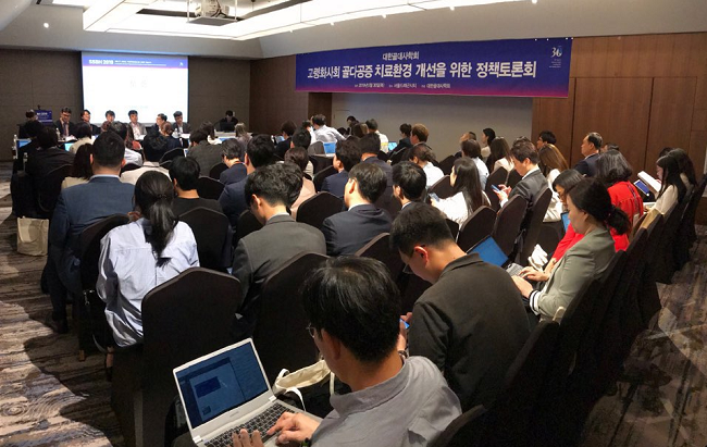 '경계의 딜레마' 골다공증약…"0.1 차이로 보험 결정"