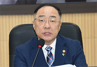 서비스산업 혁신전략 이달 공개…원격의료 확대되나?