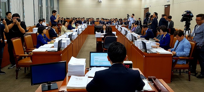 인보사 책임공방 '핫이슈'…국회, 식약처장에 십자포화