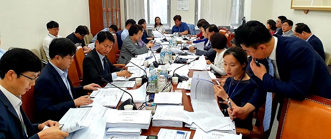 면허대여 약사도 인적사항 공개…국회 첫 관문 통과
