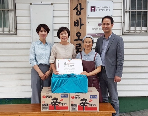 송파구약, 복지시설 6곳에 추석맞이 후원금 전달 