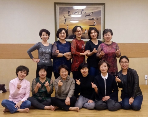 강남구약, 10년째 운영중인 요가동호회 방문해 격려 