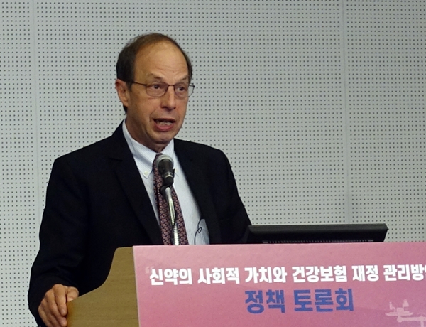 "항암신약, 환자 수명 평균 3년 늘리고 입원일수 단축"