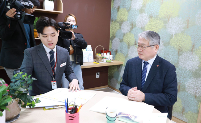 김용익 이사장, 사전연명의료의향서 작성