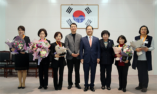 올해 여약사대상·봉사대상 받은 약사 8명은 누구?