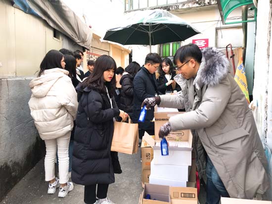동대문 쪽방촌 찾은 약사·약대생…주민 건강 지킴이로