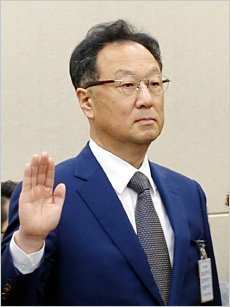 '인보사주 사태' 코오롱생명과학 이우석 대표 구속