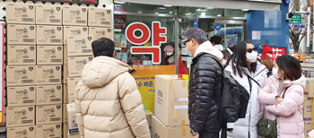 지자체, 마스크 판매가 점검…약사들 "이건 뭔가요"