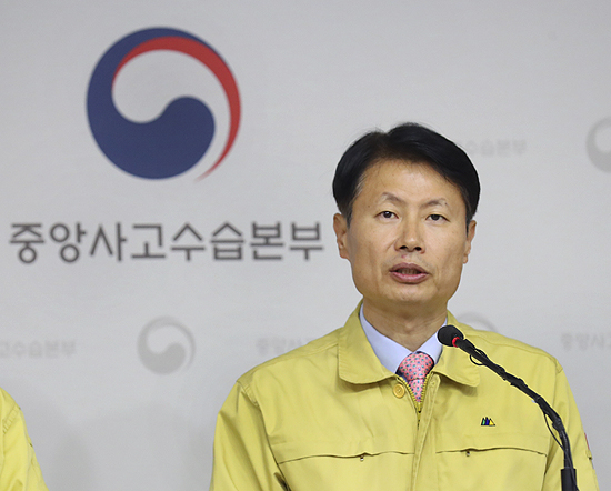 정부 '코로나19' 약국·의료기관 손실보상 논의 본격