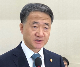 박능후 "병원·약국, 코로나 요양급여 조기지급"