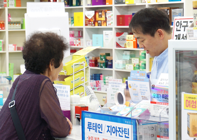 약국전용 제품, 무너진 성역…"결국은 약사가 주범"