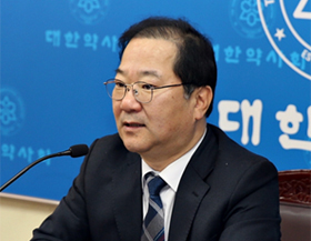 "성난 약심 수습하라"…브리핑 자처한 김대업 회장
