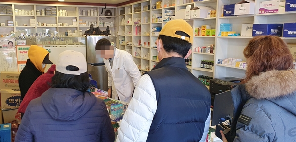 삼일절 약국 마스크 배송, 택배→도매상 변경 혼란