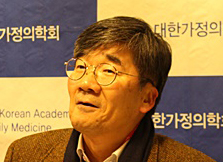 학회비를 코로나 성금으로…가정의학회 '착한 아우성'