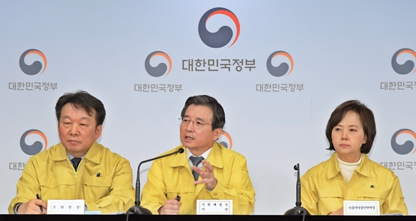 "마스크 재고정보 앱 개발중…약국 업무가중이 관건"