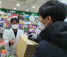치킨에 커피쿠폰까지…"공적마스크 판매 같이 힘내요"