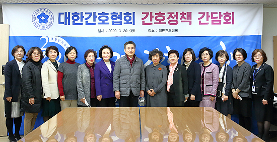 황교안 대표 "간호사 헌신, 제대로 된 평가 이뤄져야"