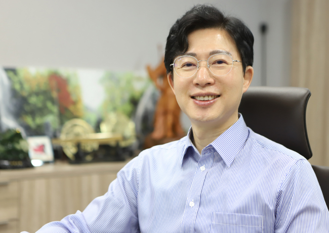 "유한-솔빛, 특별한 눈 영양제 출시...20년 연구 결실"