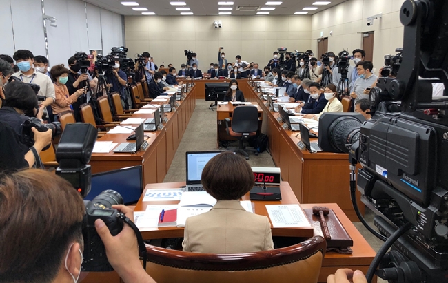 국회 보건복지위, 통합당 없이 전체회의 진행