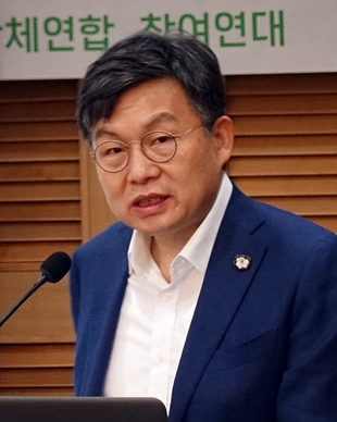 "의대정원 늘려 공공의사 의무화, 코로나 재발 방지책"