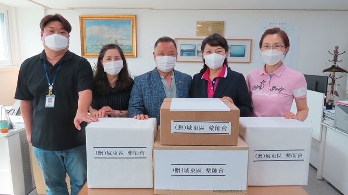성동구약, 노인복지센터에 의약품 전달