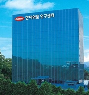 스펙트럼 "롤론티스 10월 FDA 허가 자신...발매 준비 총력"  