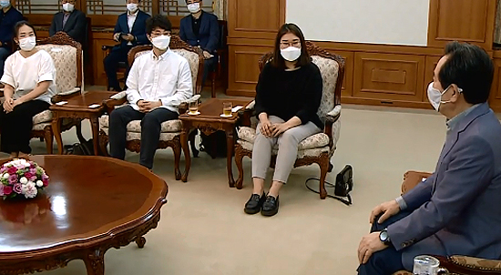 전공의 "파업철회 아닌 코로나 진료 참여"…총리와 합의