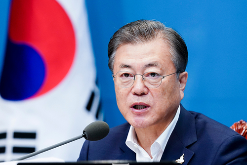 문 대통령 "의사파업, 원칙적 법 집행…강력 대처하라"