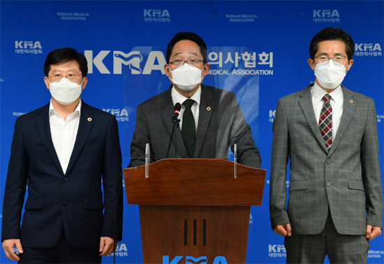 의대증원 '원점 재검토' 방점…파업철회 오늘 분수령