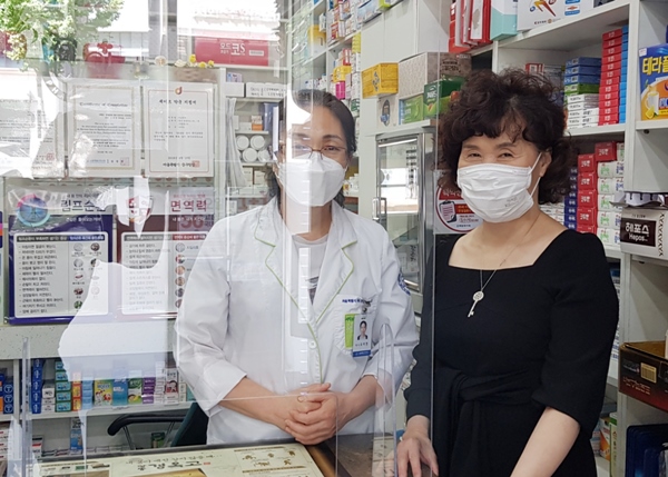 서울 중구약, 회원약국 80곳에 비말가림막 무료 제공