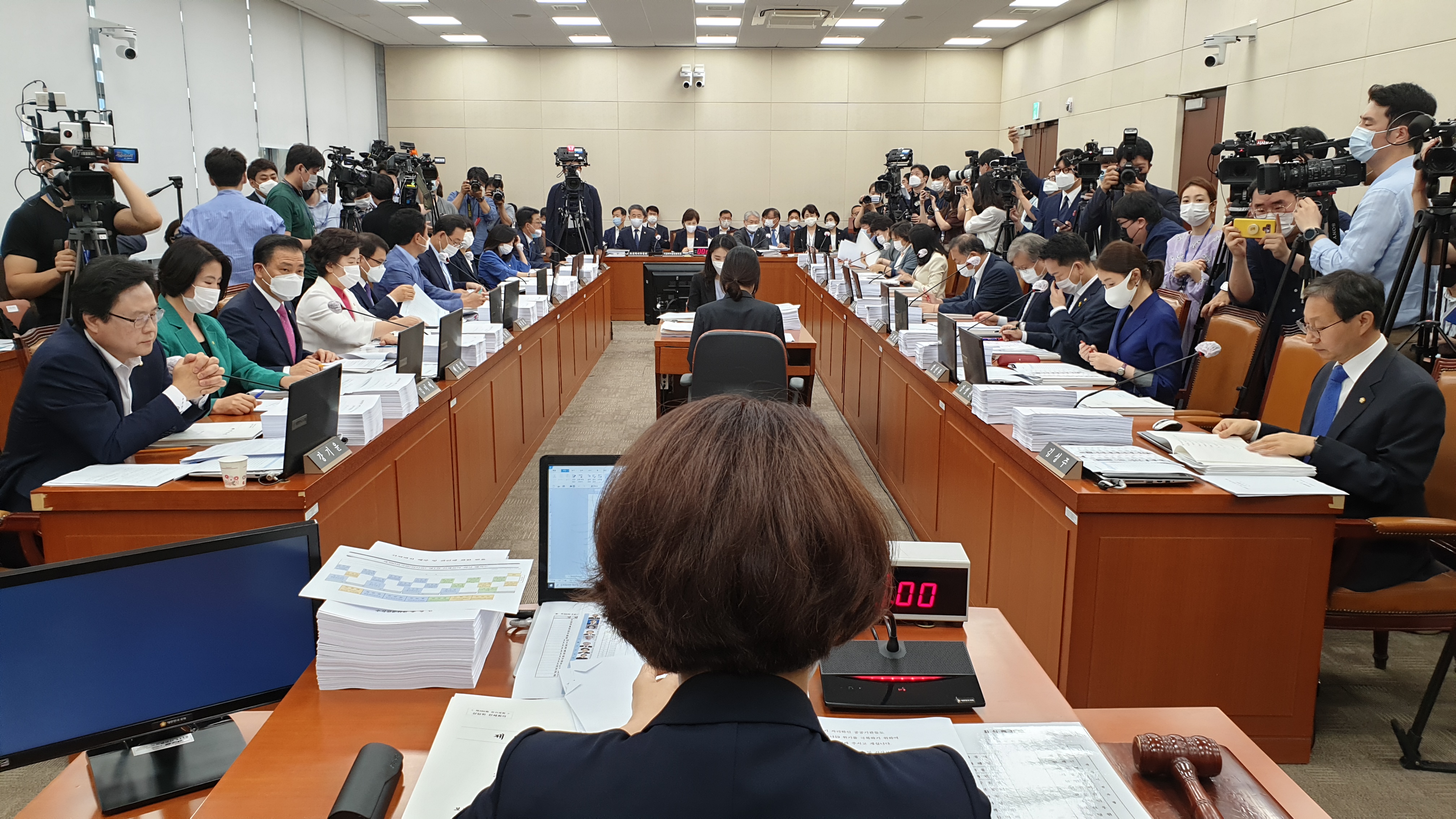 국회 독감백신 갈등, 4차추경 합의 불발…"정부안 상정"