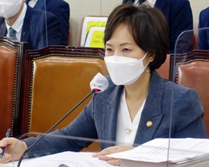 "코로나 신약개발 위해 맞춤심사·특별법 제정 노력"