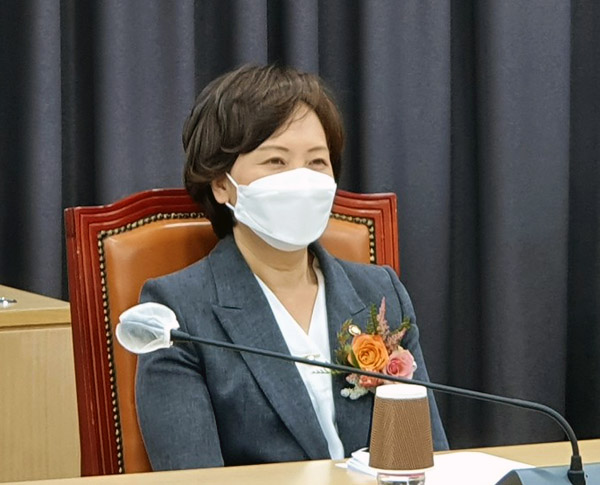 "이제 뉴스 편하게 봅니다"...떠나는 이의경 처장 