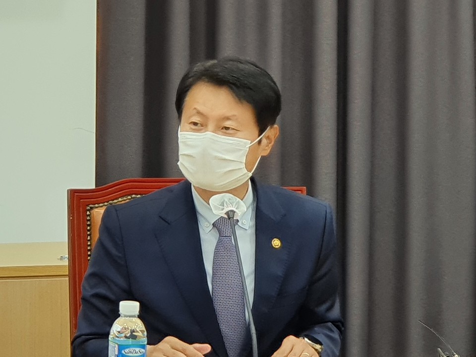 김강립 처장 "코로나19 치료제·백신 개발 최우선" 강조