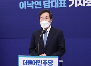 이낙연 "코로나 치료제 1월 하순·백신 3월 전 투약 노력"