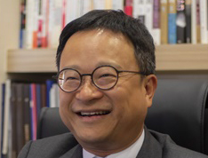 "원료부터 허가까지, 토탈 케미컬 솔루션 NO.1 도전"