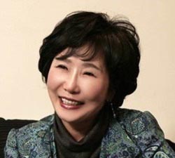 연임 성공한 조선혜 유통협회장...성과와 과제는