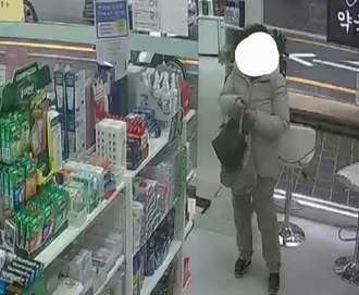 마스크 일상화 원인?...얼굴 가린 약국 좀도둑 '기승'