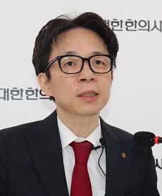 "코로나19 백신 접종, 2만7천 한의사들이 하겠다"