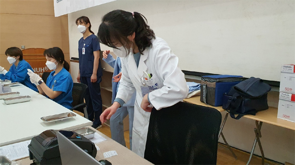 정부 "백신접종센터 전담약사 배치여부 추후 판단"