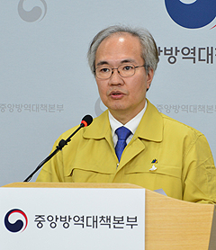 백신 접종률 64% 넘어…AZ제품, 700만회분 추가도입