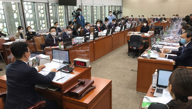 복지위, 보건소 인근약국 보상추경 채비…"타당성 인정"